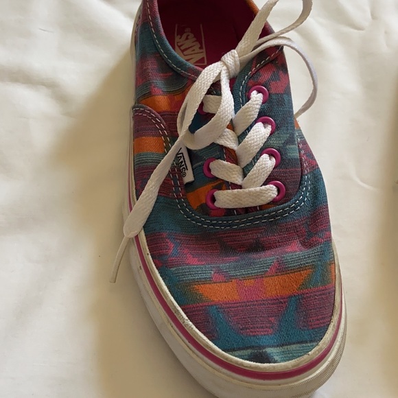 Vans - Picture 8 of 8